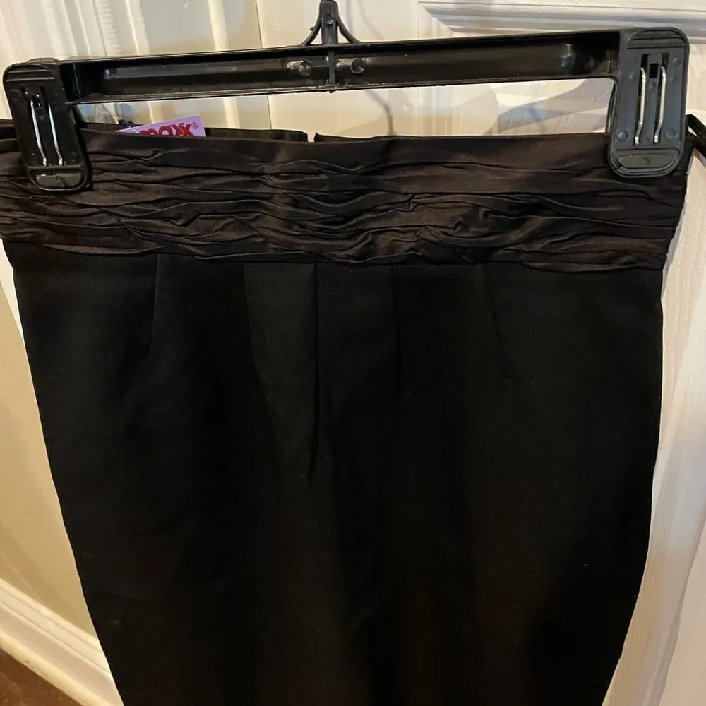 Black PRADA pencil skirt!